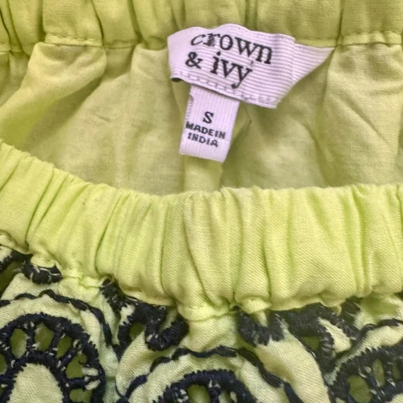 crown & ivy Lime Green Embroidered Tassel Blouse - Picture 3 of 6